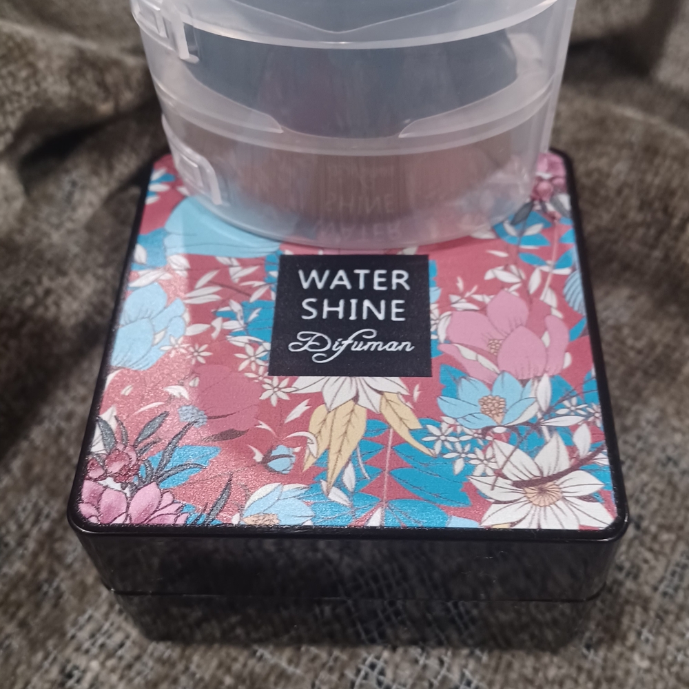 Water Shine Floral Compact